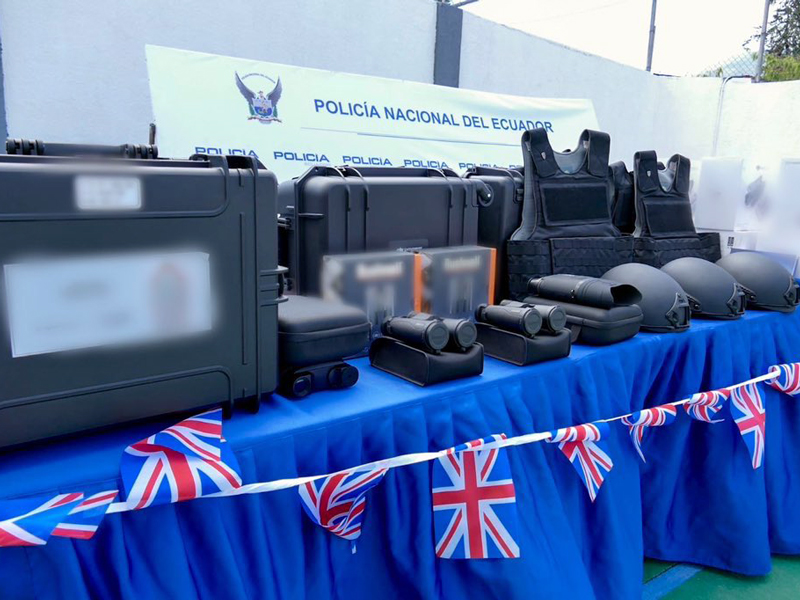 Reino Unido entrega equipos tecnológicos a la Policía Nacional