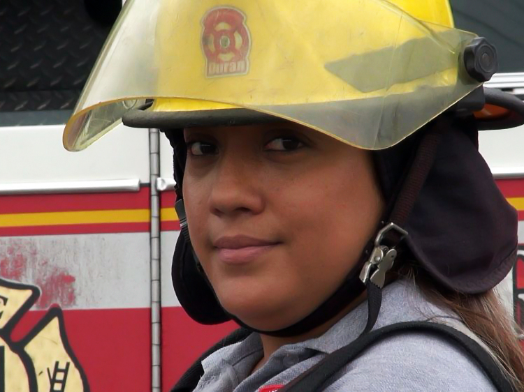 Relatos de vida en las voces de mujeres que atienden emergencias  
