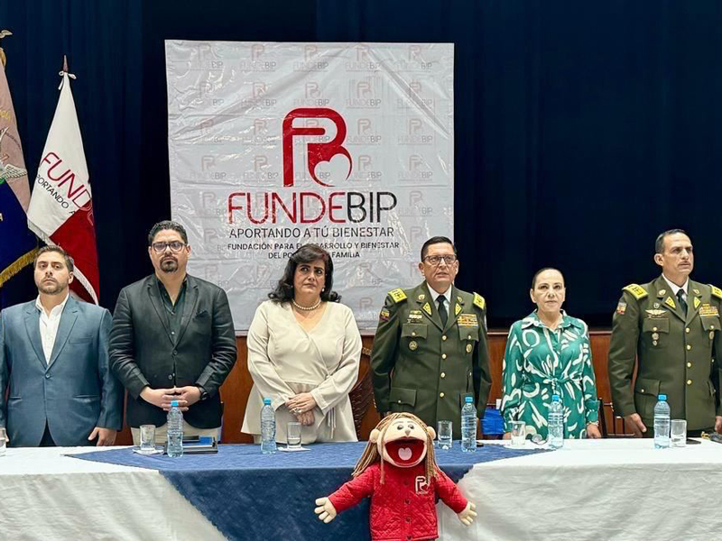 Servidores policiales en estado de vulnerabilidad reciben reconocimiento