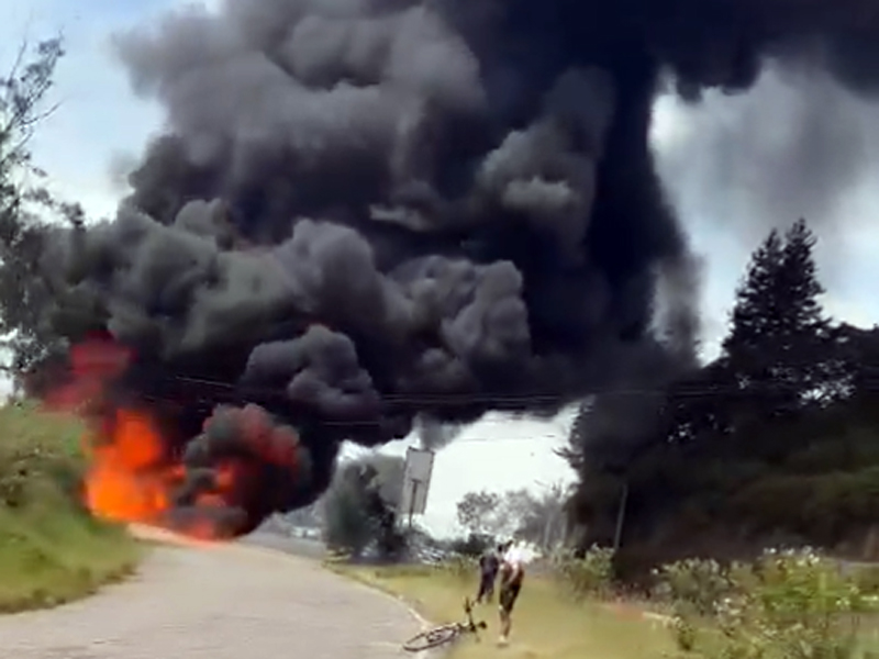 Un tanquero explota en la Av. Simón Bolívar