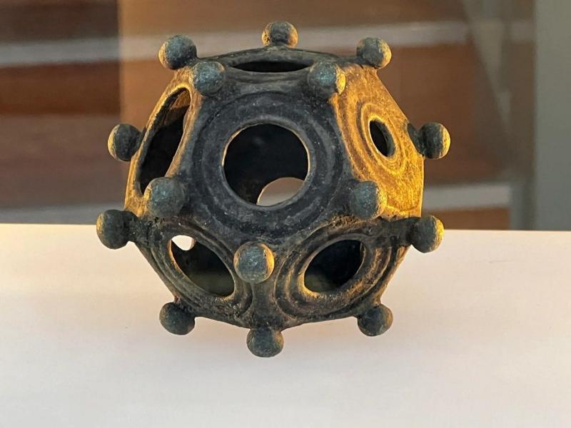 Enigmático dodecaedro romano descubierto en Reino Unido ha dejado perplejos a los científicos