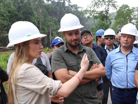Ministra de Ambiente se disculpa por su ‘nerviosismo’ en la Amazonía