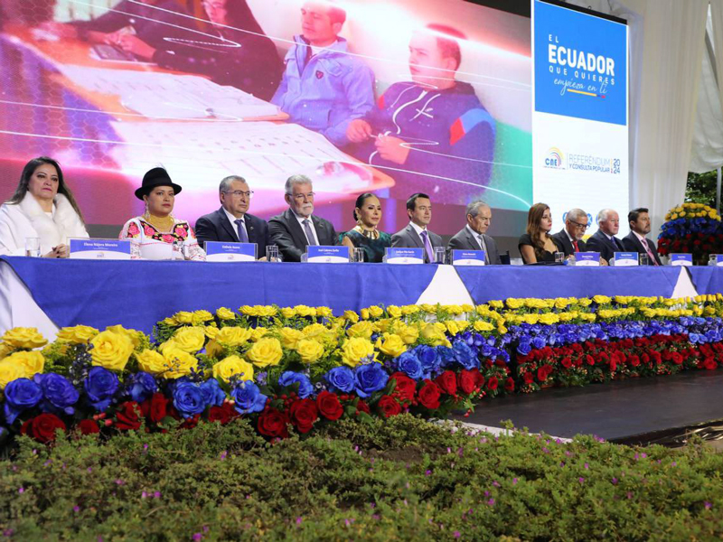 Autoridades inauguran las votaciones para la Consulta Popular y el Referéndum 2024