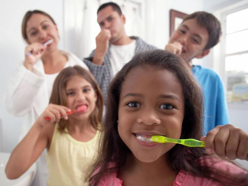 Cuál es la mejor manera de cepillarse los dientes (y por qué la mayoría lo hacemos mal)