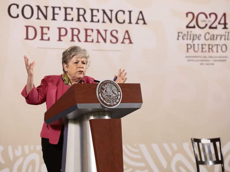 Canciller de México dice que sí han suspendido las relaciones comerciales con Ecuador