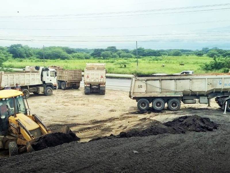 MTOP entrega material para mejoramiento vial a los GAD de El Oro