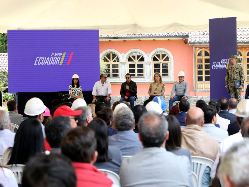 Gobierno ofrece viviendas para hijos de víctimas de femicidio