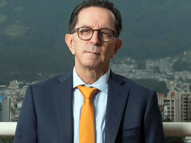 Izurieta dice que ser secretario de Comunicación es  ‘carrera de alta velocidad’