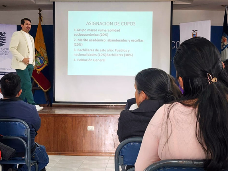Taller ‘InovaTec Bachilleres al Futuro’ se desarrolló en Cuenca