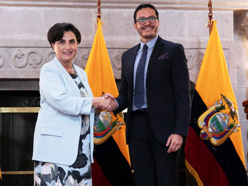 Gobierno anuncia más de 10.000 becas nacionales e internacionales