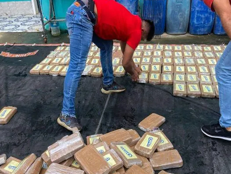 Por tráfico de drogas a gran escala, Fiscalía procesa a aprehendido con 348.000 gramos de cocaína a bordo de un camión
