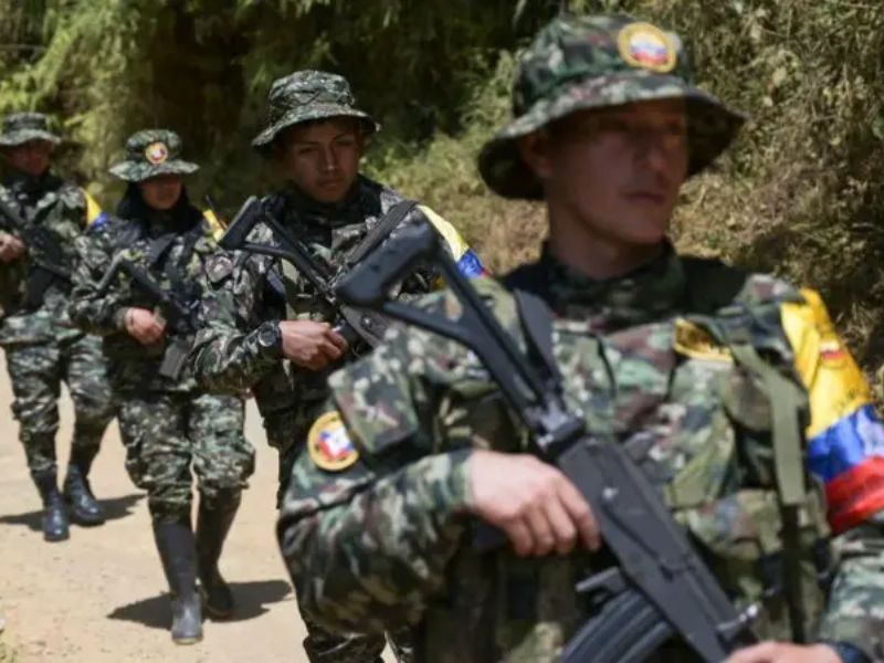Cuánto poder tiene en Colombia el Estado Mayor Central, la disidencia de las FARC a la que Petro declaró una ‘ofensiva total’