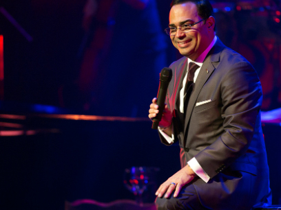 Artista que actuó en fiesta en vía a la Costa era el doble de Gilberto Santa Rosa