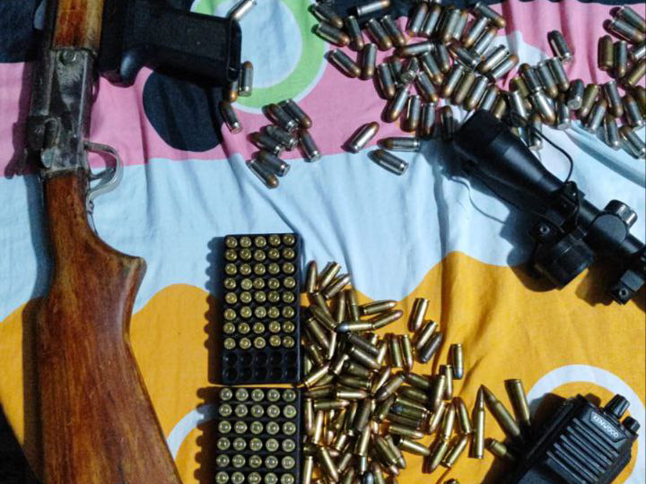 Ejército descubre explosivos, armas municiones y hasta 2 animales exóticos en bosque de Pacoche a las afueras de Manta