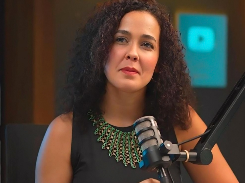 Cancillería revoca la visa ecuatoriana a  la activista Alondra Santiago