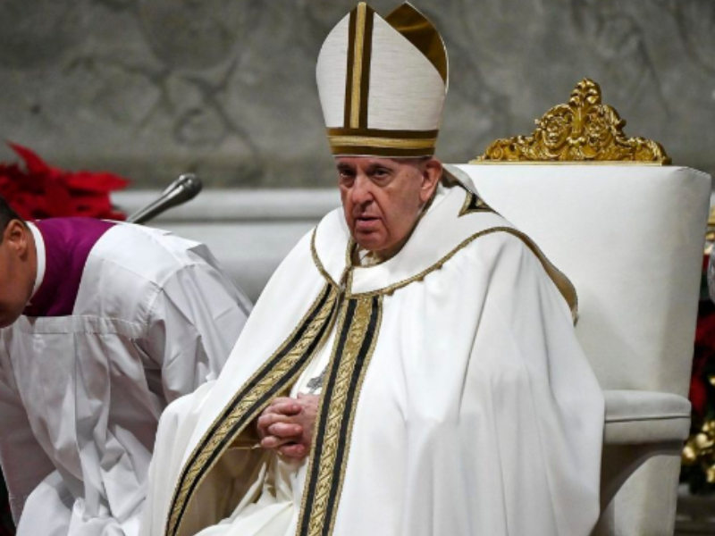 Papa dice: debe existir ‘prudencia’ al momento de admitir homosexuales en los seminarios