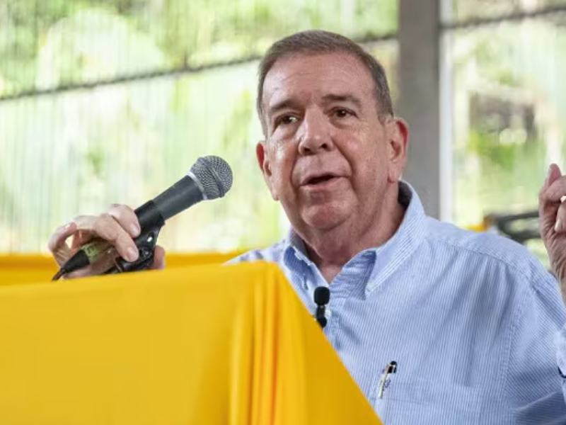 Encuesta revela a Edmundo González Urrutia como favorito a un mes de las elecciones en Venezuela