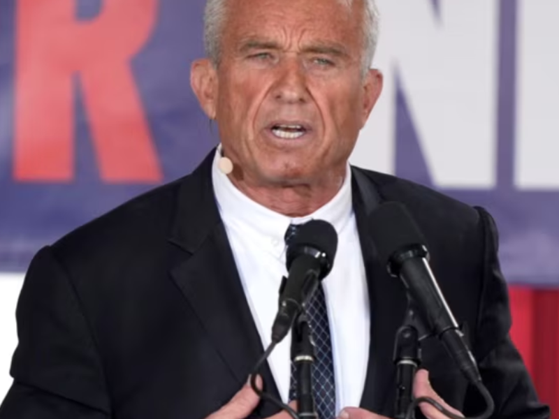 Daniel Noboa fue criado en casa de los Kennedy, asegura candidato presidencial
