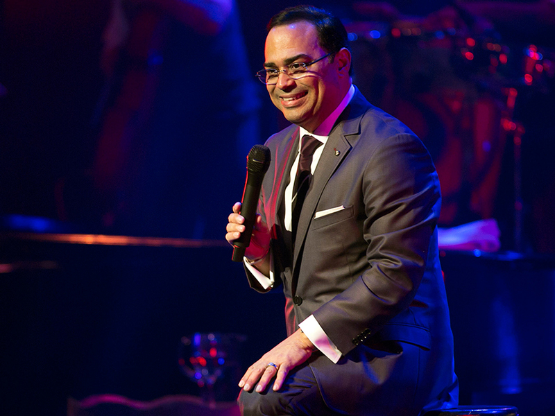 Gilberto Santa Rosa se pronuncia sobre el impasse con el alcalde de Machala