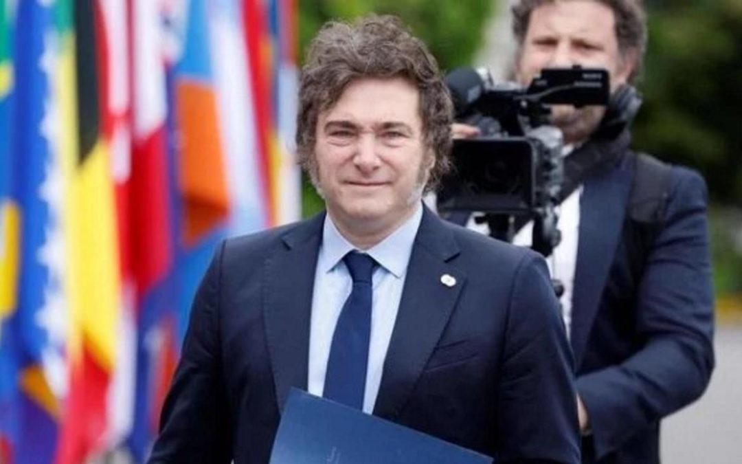“Estamos reescribiendo parte de la teoría económica. Si nos termina de salir bien, probablemente me den el Nobel de Economía». Xavier Milei en Praga