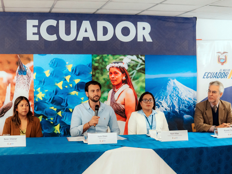 Temporada de avistamiento de ballenas jorobadas inició oficialmente en Ecuador