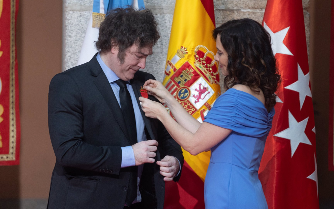 «La forma que usa el político es el endeudamiento, una forma inmoral, porque la deuda son impuestos futuros”» Xavier Milei en Madrid