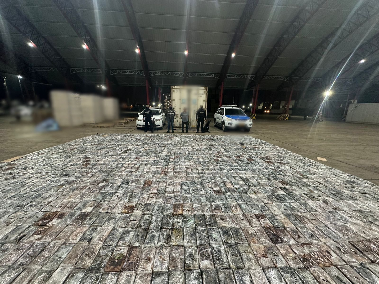 Dos toneladas de droga incautadas en puerto privado de El Oro